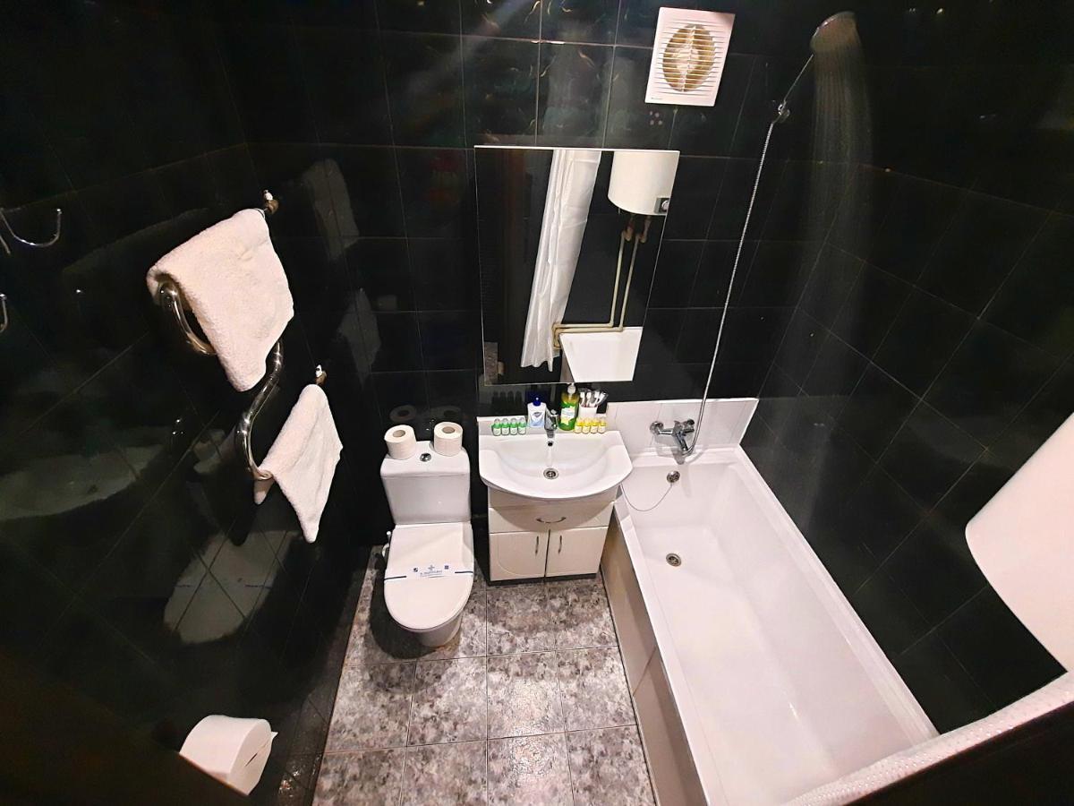 Sea Style - Сеть Апартаментов Alex Apartments Бесконтактное Заселение 24-7 폴타바 객실 사진