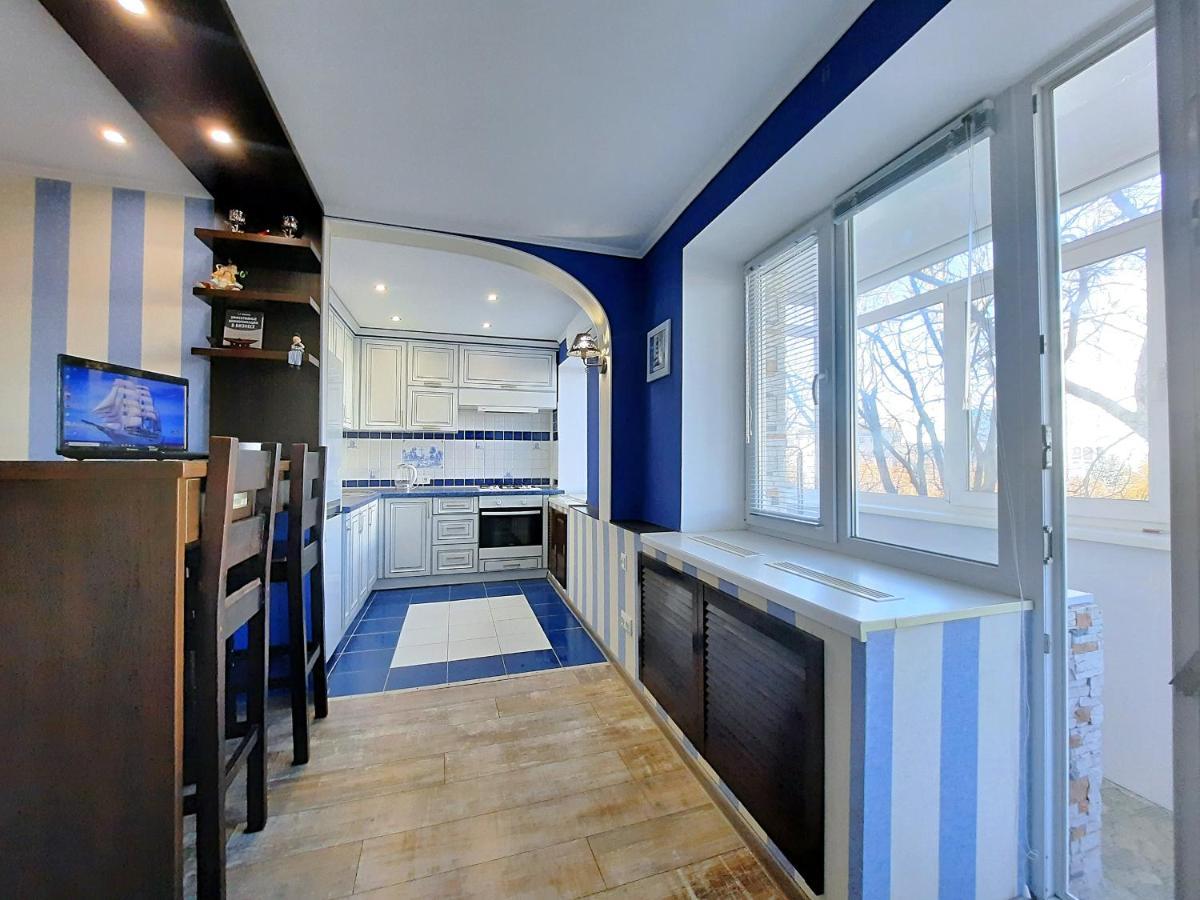 Sea Style - Сеть Апартаментов Alex Apartments Бесконтактное Заселение 24-7 폴타바 객실 사진