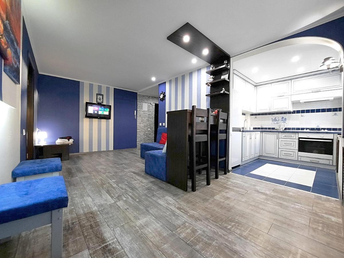 Sea Style - Сеть Апартаментов Alex Apartments Бесконтактное Заселение 24-7 폴타바 객실 사진